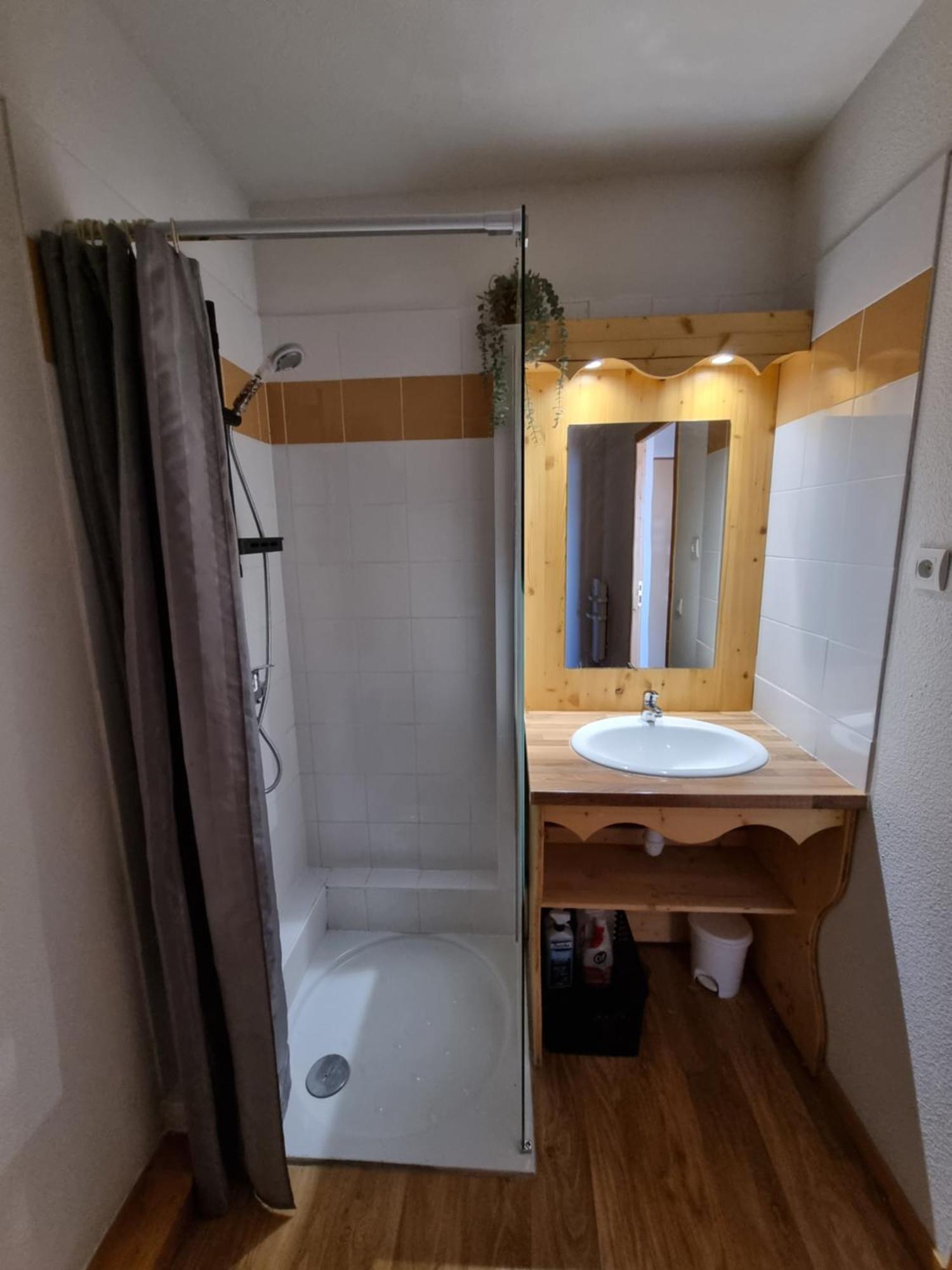 Appartement 4 Personnes 32M2 Au Pied Des Pistes- Wifi- Balcon Sud- Chamrousse 1650 Exteriör bild